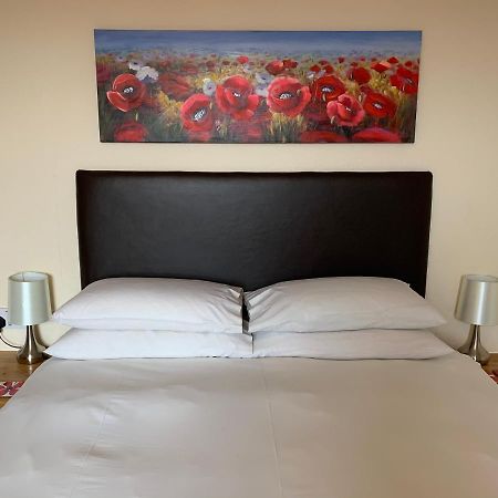 Bouvrie Guest House เฮริฟอร์ด ภายนอก รูปภาพ